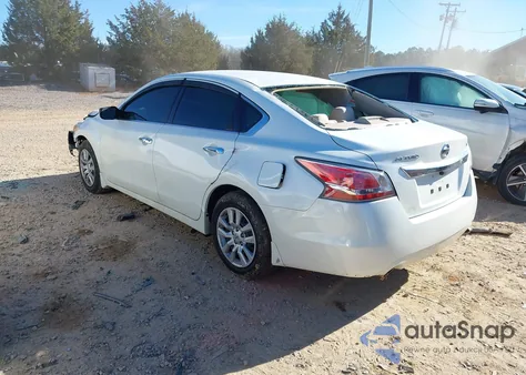 2015 Nissan Altima 2.5 S из США, поврежденный, VIN 1N4AL3AP6FN329988